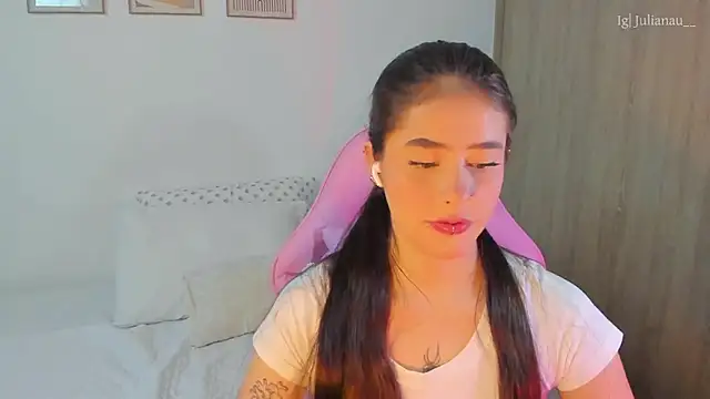 Snapshot of iriswest_ chatting on March 2025 02:20:02 AM iriswest  online show from March 2025 02:20:02 AM