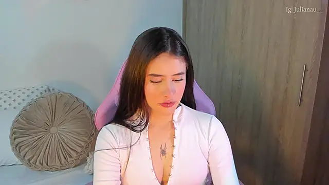 Snapshot of iriswest_ chatting on March 2025 02:26:01 AM iriswest  online show from March 2025 02:26:01 AM