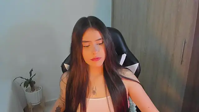 Snapshot of iriswest_ chatting on February 2025 01:44:02 AM iriswest  online show from February 2025 01:44:02 AM