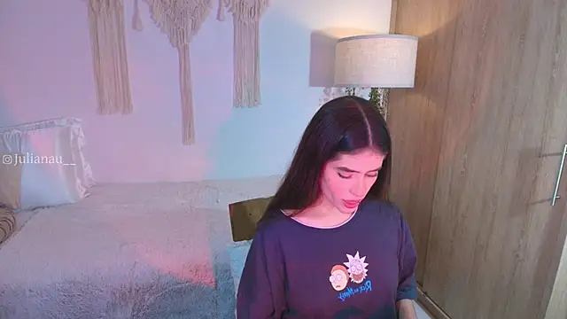 iriswest  online show from November 2025 11:41:01 PM