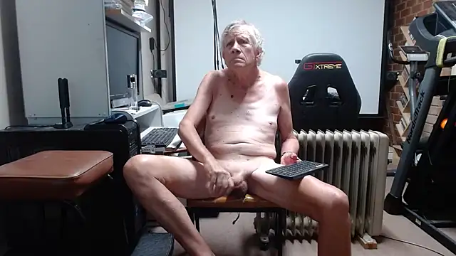 unclek23 online show from February 2026 11:48:02 PM