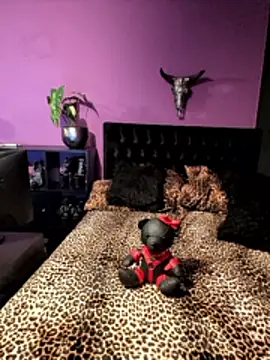 beauty-of-pain online show from April 2026 01:25:01 PM