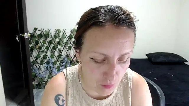 Snapshot of kittykalor09 chatting on July 2026 03:29:01 AM kittykalor09 online show from July 2026 03:29:01 AM
