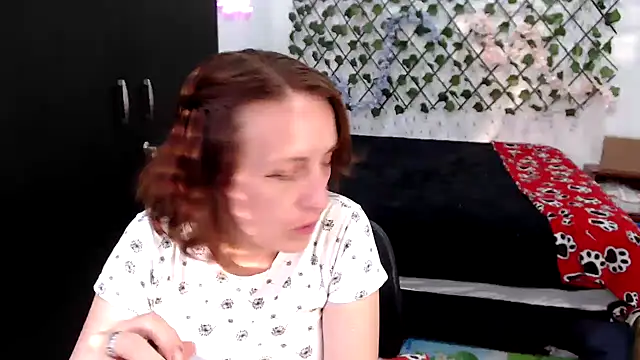 kittykalor09 online show from April 2026 10:38:01 PM