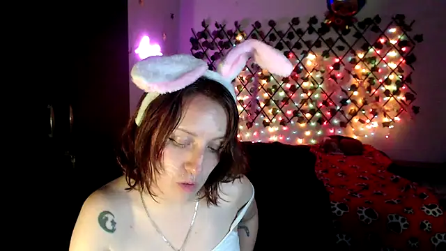 kittykalor09 online show from April 2026 03:35:02 AM