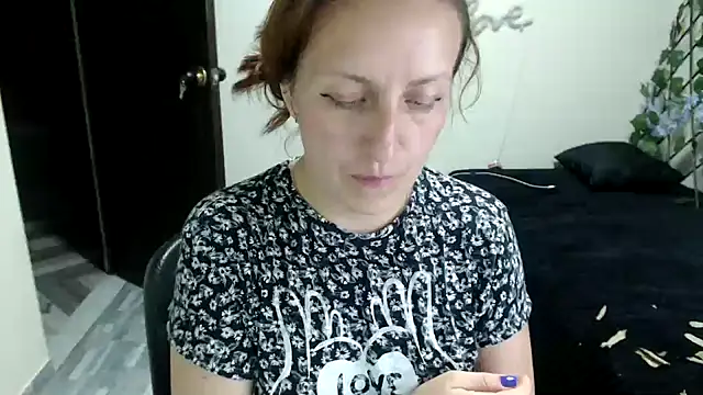 Snapshot of kittykalor09 chatting on June 2026 04:18:01 AM kittykalor09 online show from June 2026 04:18:01 AM