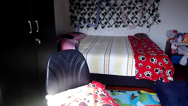 kittykalor09 online show from March 2026 08:04:01 PM