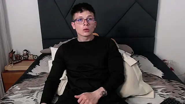 Snapshot of MathewCollin chatting on January 2025 10:51:02 PM MathewCollin online show from January 2025 10:51:02 PM