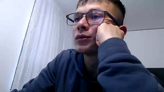 Snapshot of MathewCollin chatting on March 2025 03:47:02 PM MathewCollin online show from March 2025 03:47:02 PM