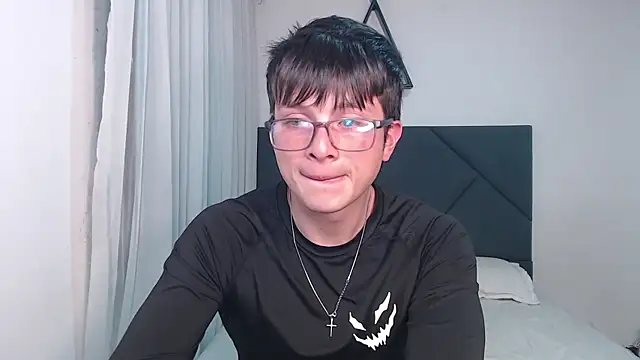 Snapshot of MathewCollin chatting on June 2026 01:39:01 AM MathewCollin online show from June 2026 01:39:01 AM