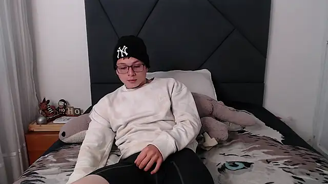 Snapshot of MathewCollin chatting on January 2025 01:27:01 PM MathewCollin online show from January 2025 01:27:01 PM