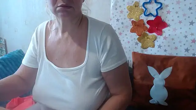 Snapshot of QueenLana chatting on October 2025 08:23:02 AM QueenLana online show from October 2025 08:23:02 AM