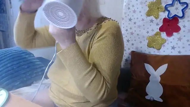 Snapshot of QueenLana chatting on October 2025 06:14:02 AM QueenLana online show from October 2025 06:14:02 AM
