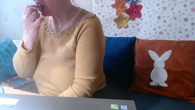 QueenLana online show from April 2026 07:25:02 AM