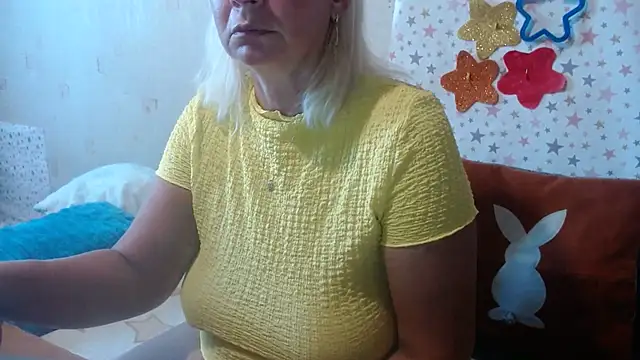 Snapshot of QueenLana chatting on September 2025 09:20:01 AM QueenLana online show from September 2025 09:20:01 AM