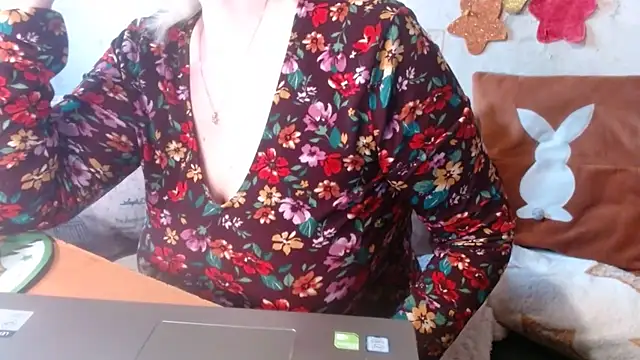 Snapshot of QueenLana chatting on March 2025 03:35:02 PM QueenLana online show from March 2025 03:35:02 PM