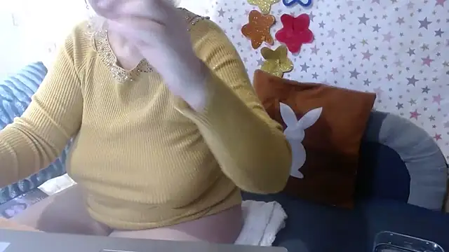 Snapshot of QueenLana chatting on December 2025 07:51:02 AM QueenLana online show from December 2025 07:51:02 AM