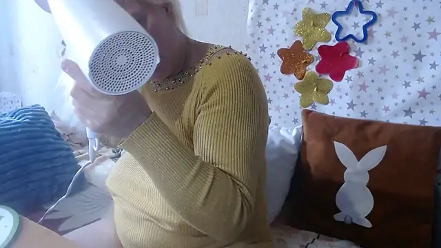 Snapshot of QueenLana chatting on October 2025 06:17:02 AM QueenLana online show from October 2025 06:17:02 AM