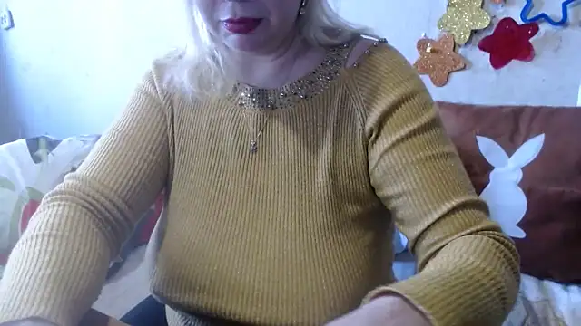 Snapshot of QueenLana chatting on February 2025 02:31:02 PM QueenLana online show from February 2025 02:31:02 PM