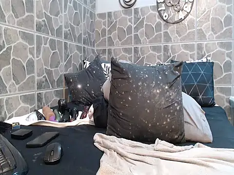 THREEHOLESPLEASURE99 online show from February 2026 09:36:02 PM