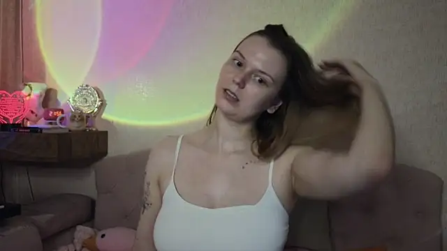 Vivian Davis online show from June 2026 06:57:01 PM