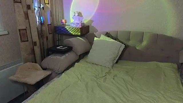 Vivian Davis online show from February 2026 07:24:01 PM