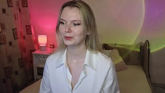 Snapshot of Vivian_Davis chatting on December 2025 06:20:01 PM Vivian Davis online show from December 2025 06:20:01 PM