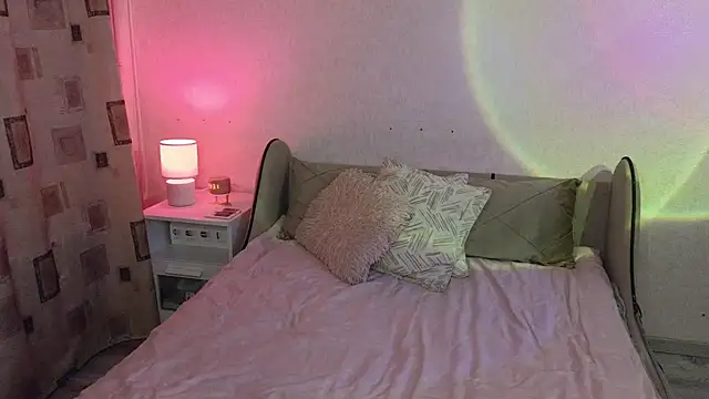 Snapshot of Vivian_Davis chatting on November 2025 08:31:02 PM Vivian Davis online show from November 2025 08:31:02 PM