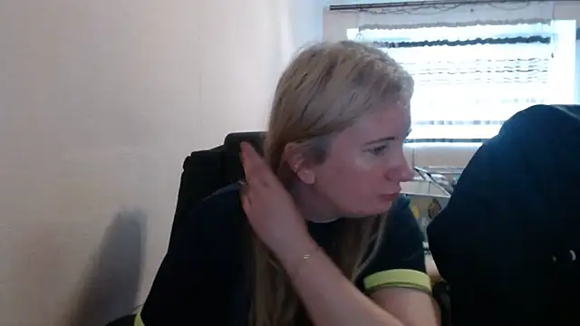 PeterAndJen online show from June 2026 05:23:02 AM
