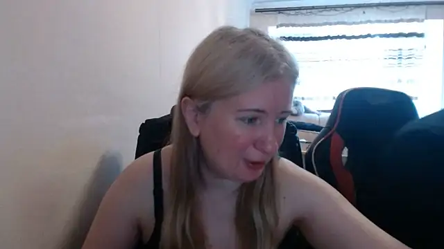 PeterAndJen online show from June 2026 05:40:01 AM