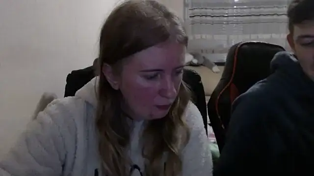 PeterAndJen online show from November 2025 07:51:02 PM