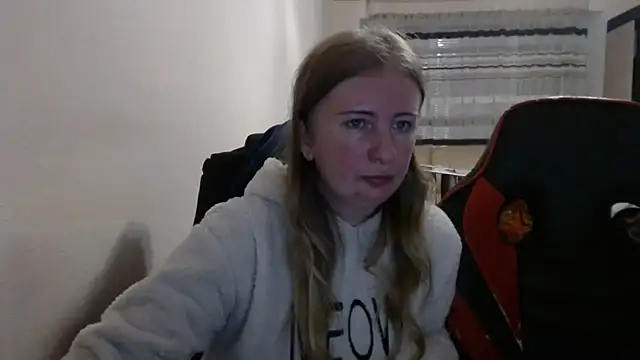 PeterAndJen online show from November 2025 07:39:01 PM