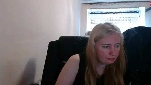 PeterAndJen online show from June 2026 05:27:02 AM