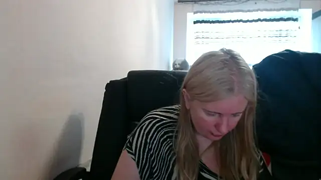 PeterAndJen online show from May 2026 06:04:02 AM