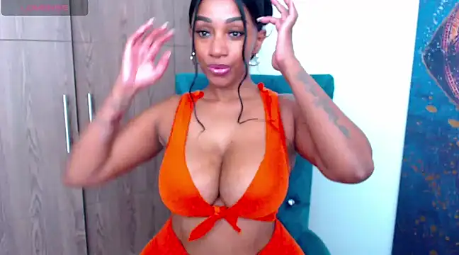 Snapshot of Pinkceeleste chatting on December 2024 04:48:02 AM Pinkceeleste online show from December 2024 04:48:02 AM