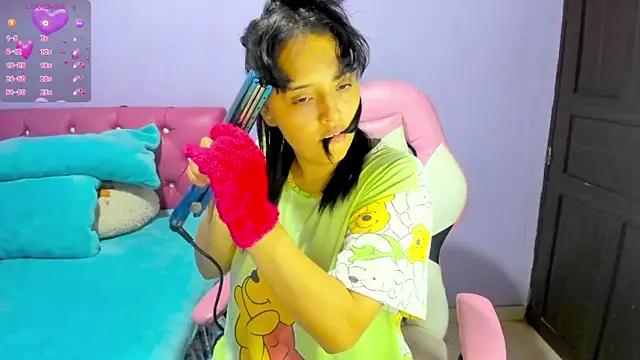 crissn0707 online show from March 2026 12:27:02 AM