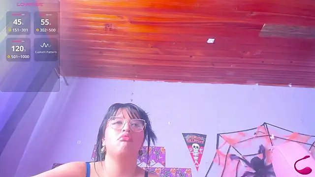 crissn0707 online show from October 2025 01:11:01 PM