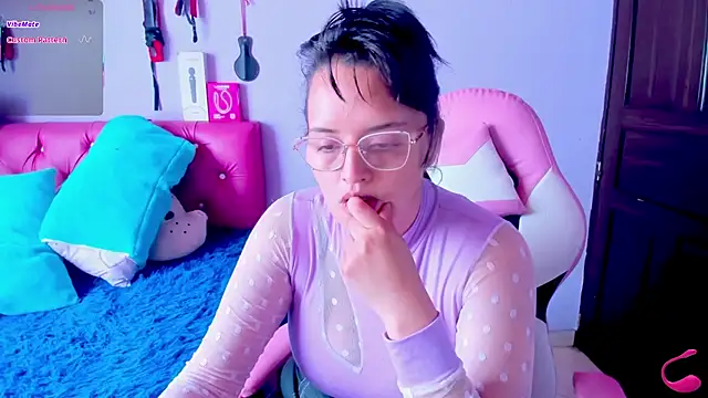 crissn0707 online show from November 2025 02:17:02 PM