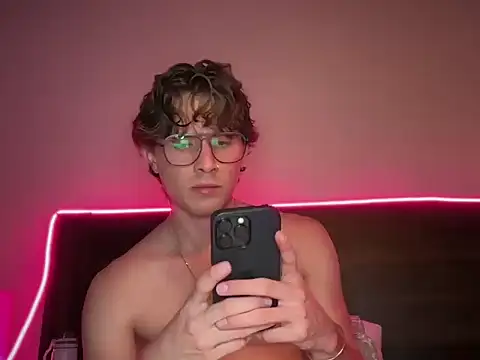 mcklister kinky feets online show from March 2026 05:00:01 AM