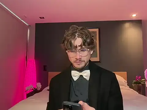 Snapshot of mcklister_kinky_feets chatting on February 2026 03:56:02 PM mcklister kinky feets online show from February 2026 03:56:02 PM