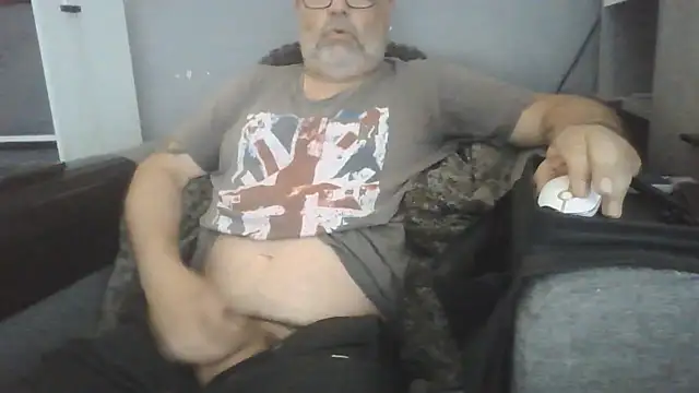 Snapshot of Naturistmale45 chatting on May 2026 09:48:01 AM Naturistmale45 online show from May 2026 09:48:01 AM