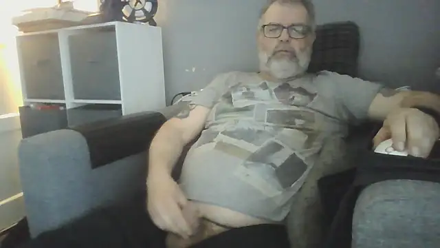 Snapshot of Naturistmale45 chatting on April 2026 07:48:02 AM Naturistmale45 online show from April 2026 07:48:02 AM