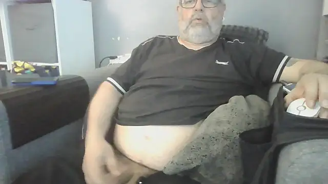Snapshot of Naturistmale45 chatting on April 2026 10:49:02 AM Naturistmale45 online show from April 2026 10:49:02 AM