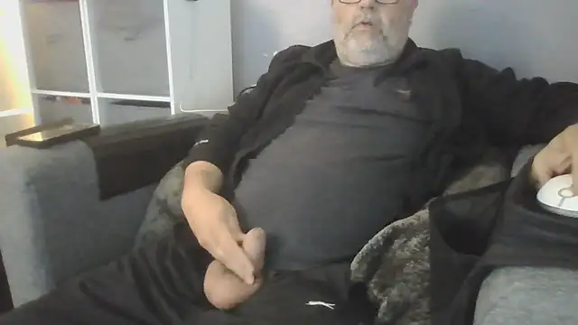 Snapshot of Naturistmale45 chatting on June 2026 12:06:02 PM Naturistmale45 online show from June 2026 12:06:02 PM