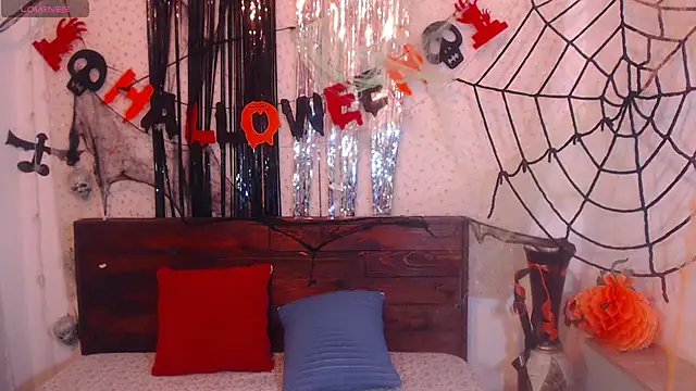 Snapshot of NikkieMilky chatting on October 2025 02:10:01 AM NikkieMilky online show from October 2025 02:10:01 AM