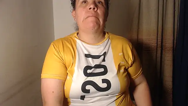 agathamiller01 online show from April 2026 11:21:01 PM