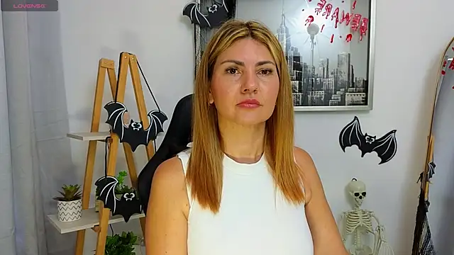 bella  adams online show from October 2025 03:11:01 PM