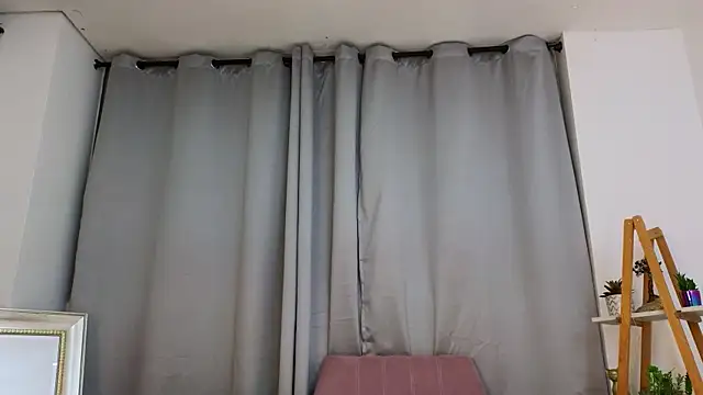 Snapshot of bella__adams chatting on March 2025 11:44:02 PM bella adams online show from March 2025 11:44:02 PM