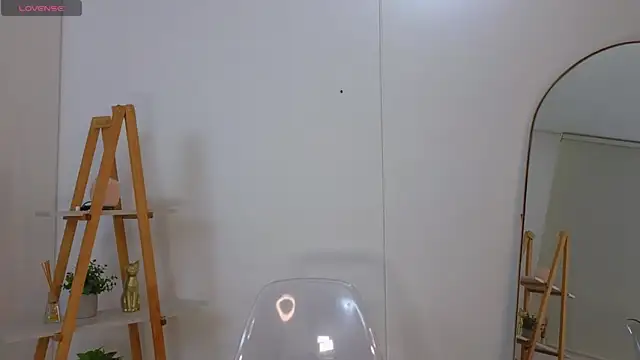 bella  adams online show from April 2026 10:55:01 AM