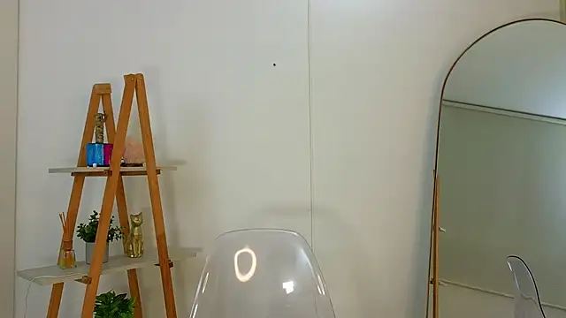 bella  adams online show from March 2026 12:05:01 PM